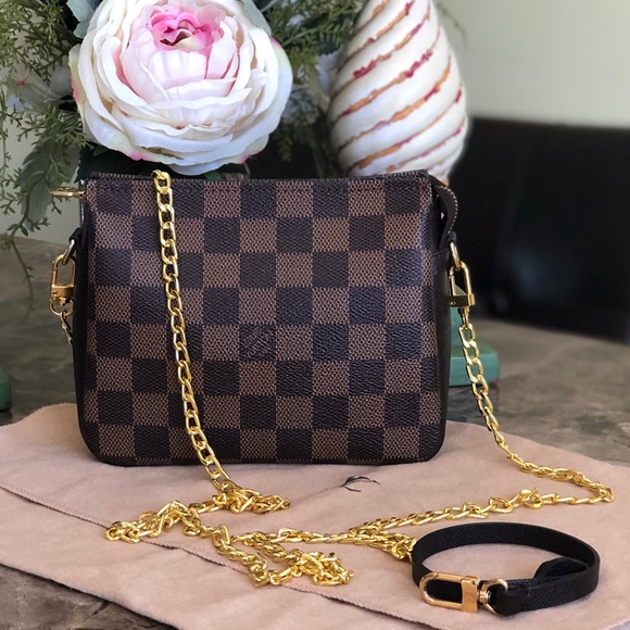 Louis Vuitton Handbags - AUTH Louis Vuitton Truth & DUSTBAG🌺LIKE NEW COND